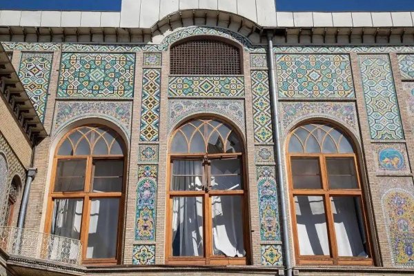 伊朗称在美以袭击中全国至少有120处博物馆、历史建筑及文化遗址遭到直接打击受损，包括古列斯坦王宫、萨德阿巴德宫等多处知名地标