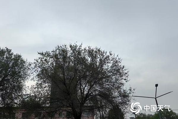 北京今天降雨风沙齐至，阵风可达7至8级，明后天以晴为主