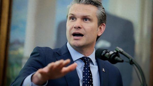 懵了？美国防长表态，伊朗对美军的报复过火了