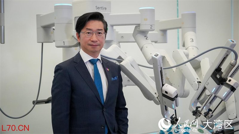 .香港中文大学医学院院长、医疗机器人创新技术中心主任赵伟仁教授日前接受人民网专访。人民网 吴宇扬扬摄