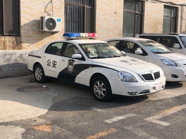 大学生欲网购一部拍立得手机，不料被骗子一步步诱导骗走220万元
