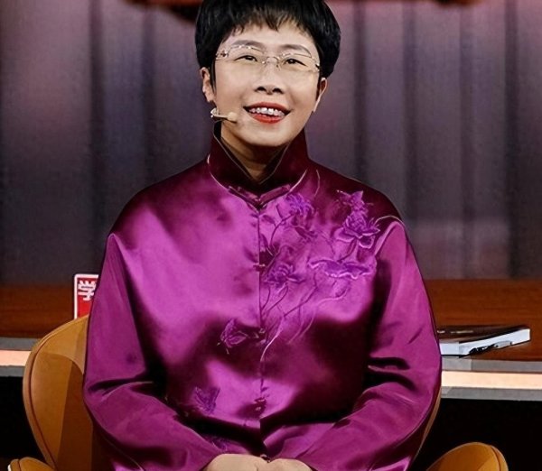 蒙曼感叹: 这辈子也结不了婚! 有两个原因: 一是岁数, 二是长相